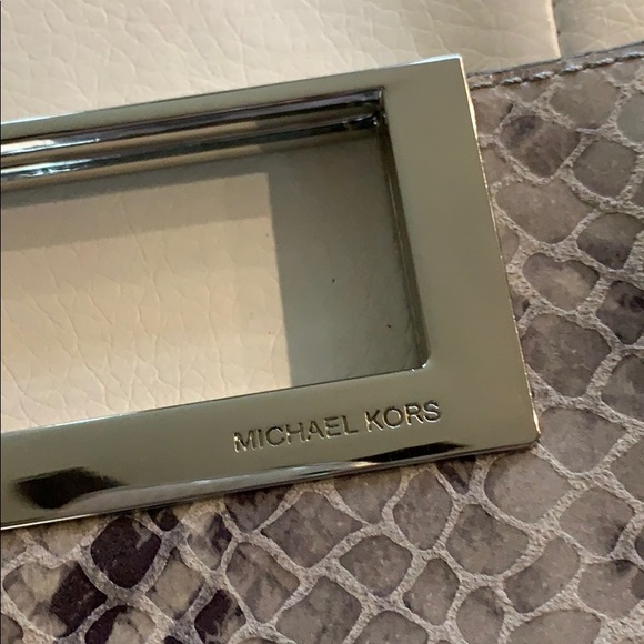 MICHAEL KORS Snakeskin gray clutch - Picture 4 of 6